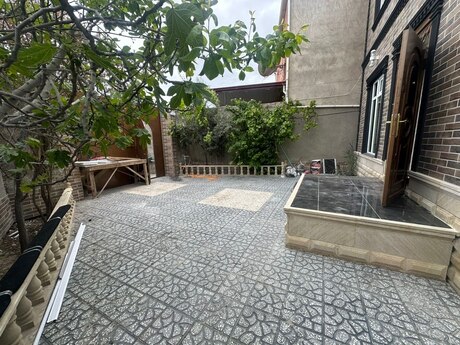 5 otaqlı həyət evi/bağ evi - Biləcəri q. - 180 m²