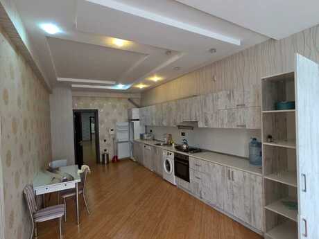 Kirayə 2 otaqlı mənzil, 100 m², Gənclik: 900 ₼/ay 2