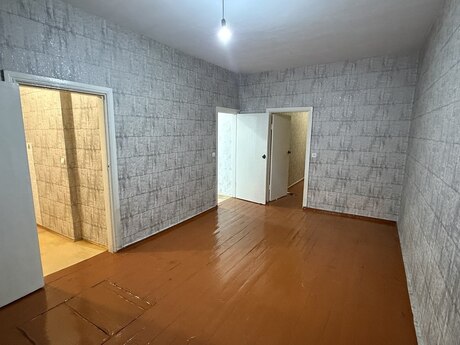 2 otaqlı köhnə tikili - 7-ci mikrorayon q. - 45 m²