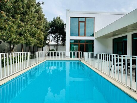 4 otaqlı həyət evi/bağ evi - Şüvəlan q. - 160 m²
