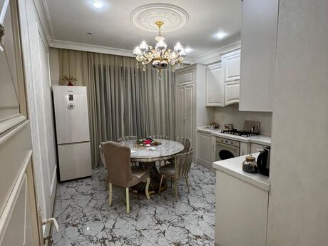 3 otaqlı yeni tikili - 8 Noyabr m. - 147 m²