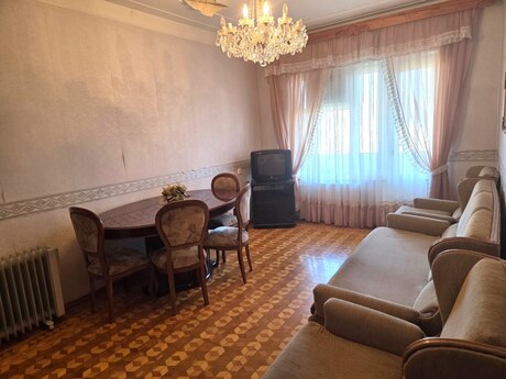 4 otaqlı köhnə tikili - Memar Əcəmi m. - 110 m²