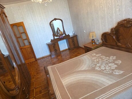 4 otaqlı köhnə tikili - Memar Əcəmi m. - 110 m²