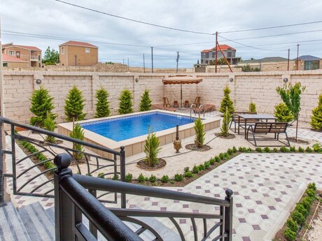 4 otaqlı həyət evi/bağ evi - Görədil q. - 300 m²