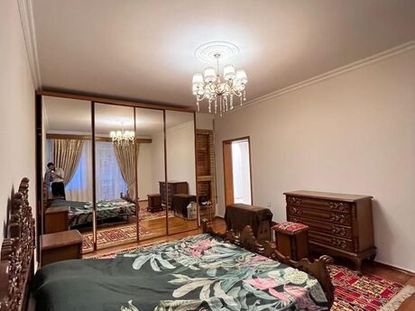3 otaqlı köhnə tikili - İçəri Şəhər m. - 125 m²