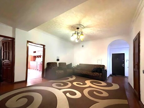 4 otaqlı yeni tikili - İnşaatçılar m. - 136 m²
