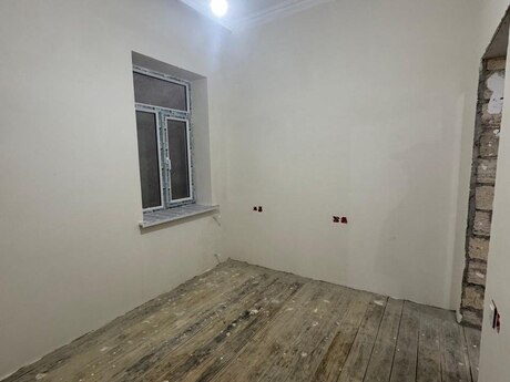 4 otaqlı həyət evi/bağ evi - Binəqədi r. - 150 m²