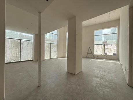 Obyekt - Ağ şəhər q. - 260 m²
