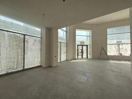 Obyekt - Ağ şəhər q. - 260 m²