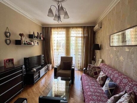 3 otaqlı köhnə tikili - Elmlər Akademiyası m. - 80 m²