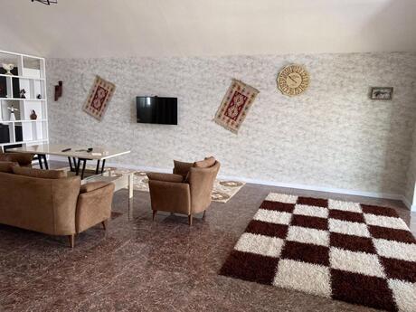 4 otaqlı həyət evi/bağ evi - Mərdəkan q. - 200 m²