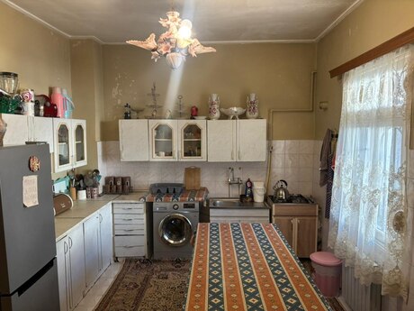 4 otaqlı həyət evi/bağ evi - Keşlə q. - 121.6 m²