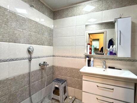 3 otaqlı köhnə tikili - Elmlər Akademiyası m. - 85 m²