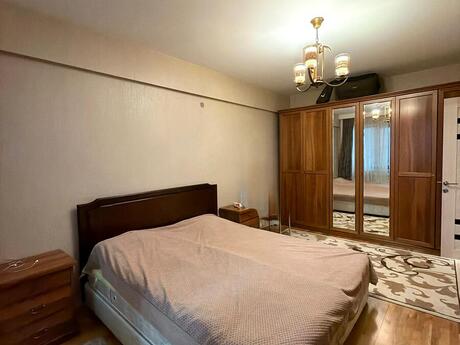 3 otaqlı köhnə tikili - Elmlər Akademiyası m. - 85 m²