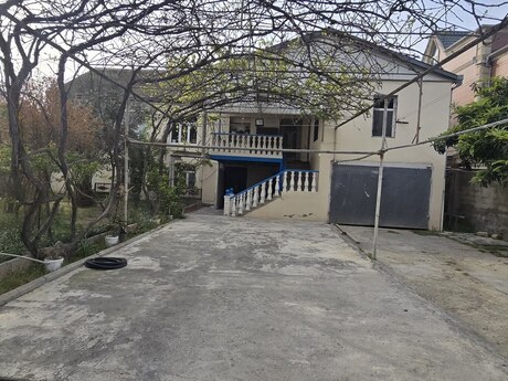 7 otaqlı həyət evi/bağ evi - Binə q. - 300 m²