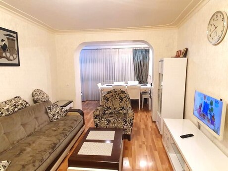 2 otaqlı köhnə tikili - Elmlər Akademiyası m. - 45 m²