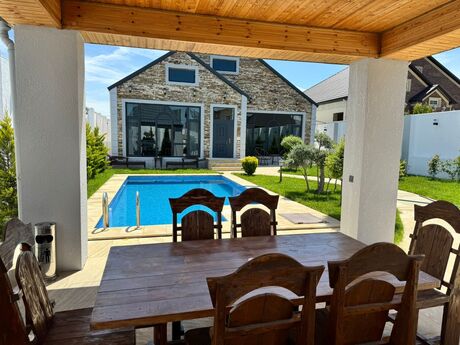 4 otaqlı həyət evi/bağ evi - Mərdəkan q. - 220 m²