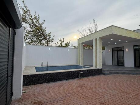 4 otaqlı həyət evi/bağ evi - Mərdəkan q. - 140 m²