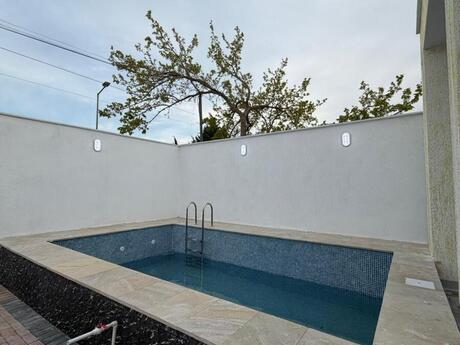 4 otaqlı həyət evi/bağ evi - Mərdəkan q. - 140 m²
