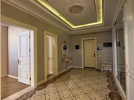 4 otaqlı yeni tikili - 28 May m. - 245 m²