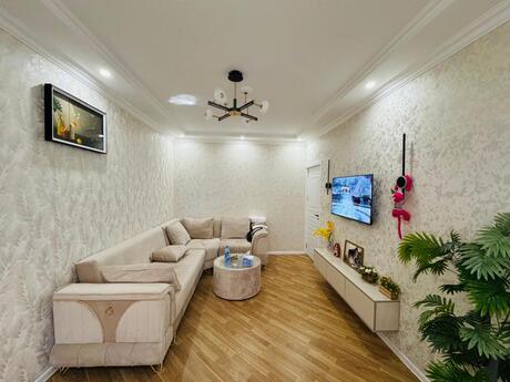 2 otaqlı köhnə tikili - Azadlıq Prospekti m. - 65 m²