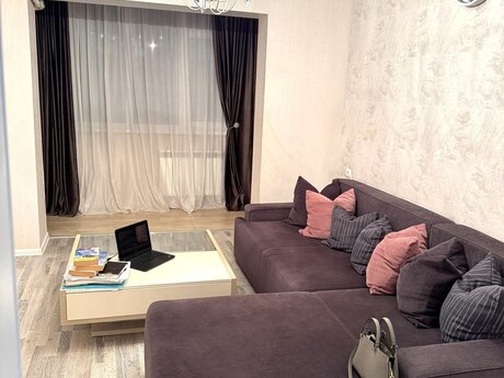 2-комн. вторичка - м. Азадлыг проспекти - 70 м²