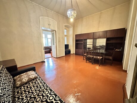 2 otaqlı köhnə tikili - Nizami m. - 75 m²