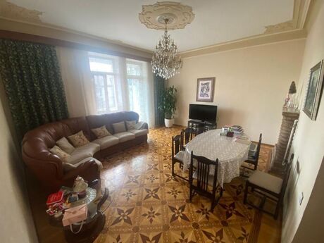 2 otaqlı köhnə tikili - Nəsimi r. - 70 m²