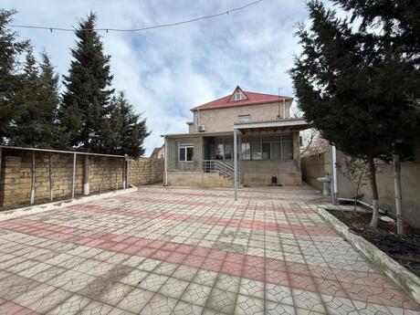 6 otaqlı həyət evi/bağ evi - Novxanı q. - 250 m²