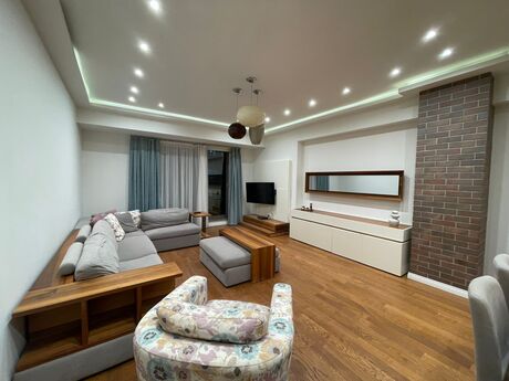4 otaqlı yeni tikili - 28 May m. - 190 m²