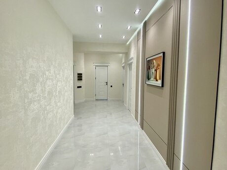 3 otaqlı yeni tikili - Şah İsmayıl Xətai m. - 168 m²