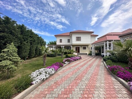 5 otaqlı həyət evi/bağ evi - Mərdəkan q. - 400 m²