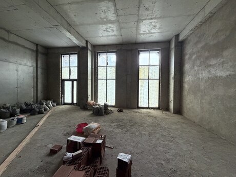 Obyekt - Elmlər Akademiyası m. - 210 m²