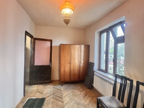 2 otaqlı köhnə tikili - İnşaatçılar m. - 60 m²