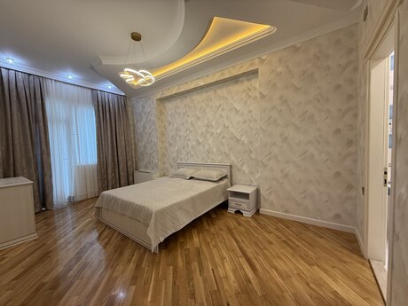 4 otaqlı yeni tikili - 28 May m. - 210 m²