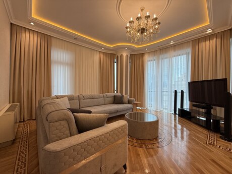 4 otaqlı yeni tikili - 28 May m. - 210 m²
