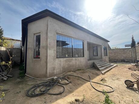 6 otaqlı həyət evi/bağ evi - Şüvəlan q. - 248 m²