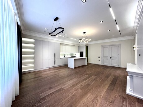4 otaqlı mənzil, 200 m², 28 May: 1 200 000 ₼ 4