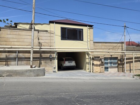 3 otaqlı həyət evi/bağ evi - Buzovna q. - 200 m²