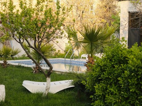 4 otaqlı həyət evi/bağ evi - Mərdəkan q. - 200 m²