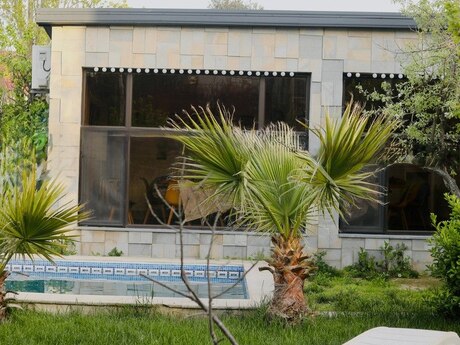 4 otaqlı həyət evi/bağ evi - Mərdəkan q. - 200 m²