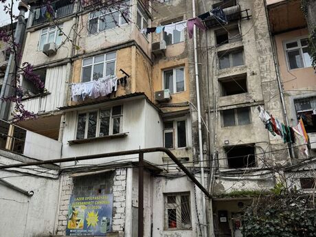 2 otaqlı köhnə tikili - Elmlər Akademiyası m. - 50 m²