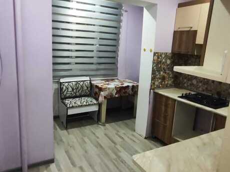 2 otaqlı köhnə tikili - Yeni Günəşli q. - 60 m²