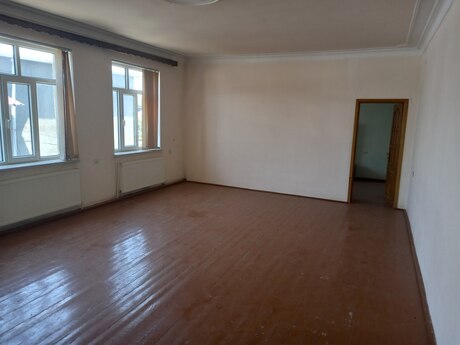 8 otaqlı həyət evi/bağ evi - Naxçıvan - 200 m²