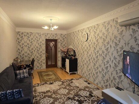 2 otaqlı köhnə tikili - Xalqlar Dostluğu m. - 65 m²