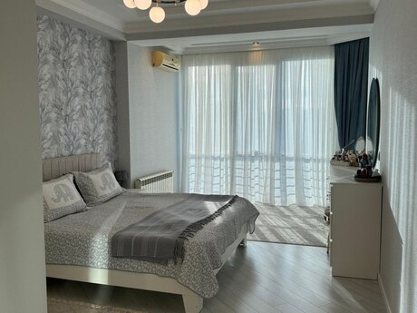 3 otaqlı yeni tikili - 28 May m. - 135 m²