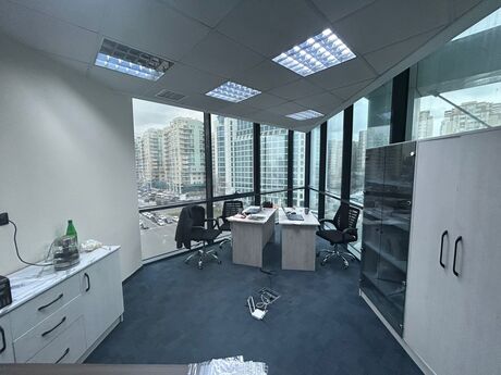 3 otaqlı ofis - 8 Noyabr m. - 92 m²