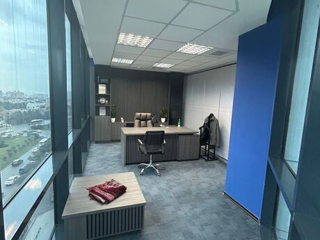 3 otaqlı ofis - 8 Noyabr m. - 92 m²
