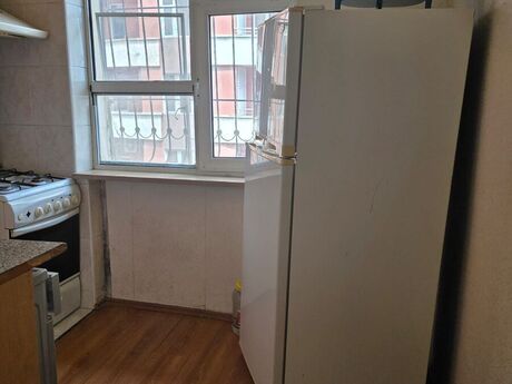 2 otaqlı köhnə tikili - Elmlər Akademiyası m. - 60 m²