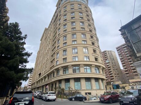 4 otaqlı yeni tikili - Nizami m. - 200 m²